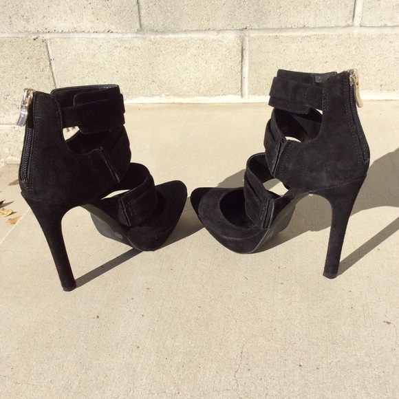 BCBG Generation Sleek Black Suede Caged Buckle High Heel Pointed Toe Shoes 👠 - Picture 3 of 8